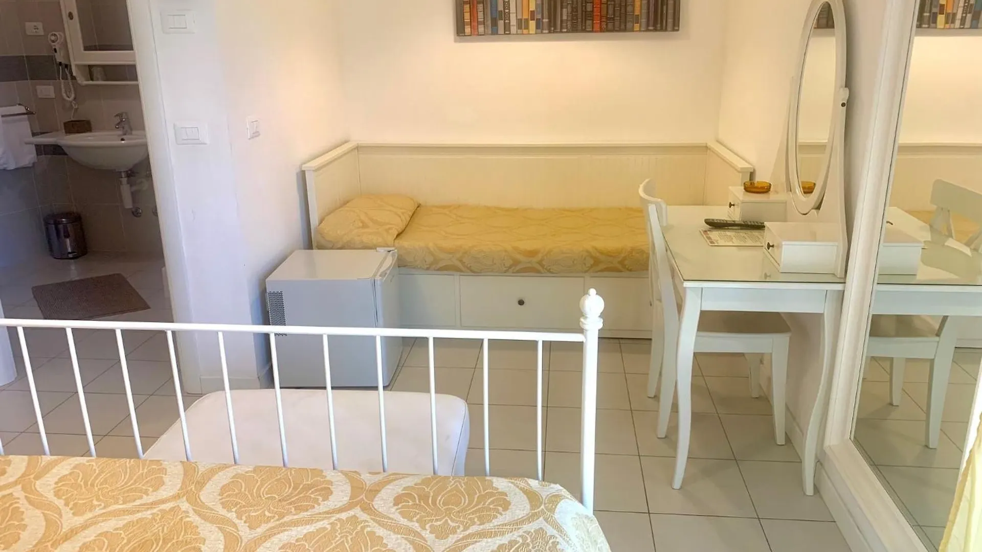 Hotel Nizza Frontemare Superior 3 Stelle location