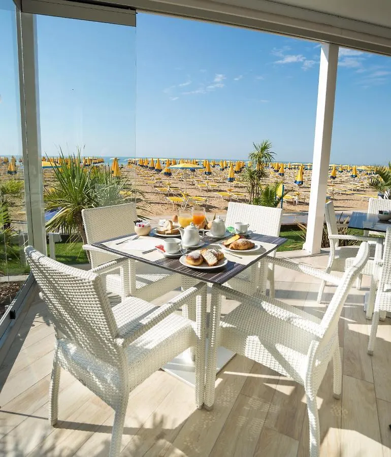 ***  Hotel Nizza Frontemare Superior 3 Stelle Lido di Jesolo Itálie